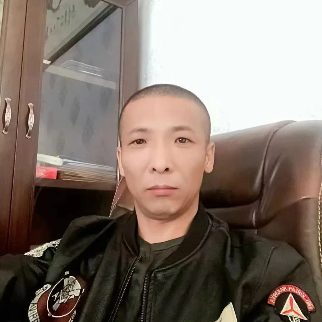 个人照片2.jpg
