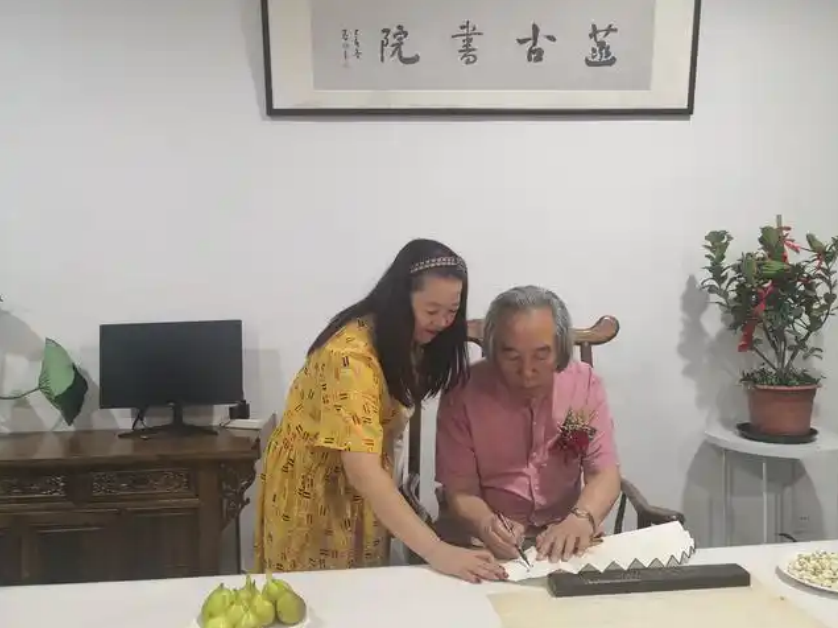 李国丽(李素)作品未来增值潜力与收藏价值深度分析(图2) 李国丽(李素)作品未来增值潜力与收藏价值深度分析(图2)